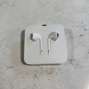 Apple Headphones. New Still in box!